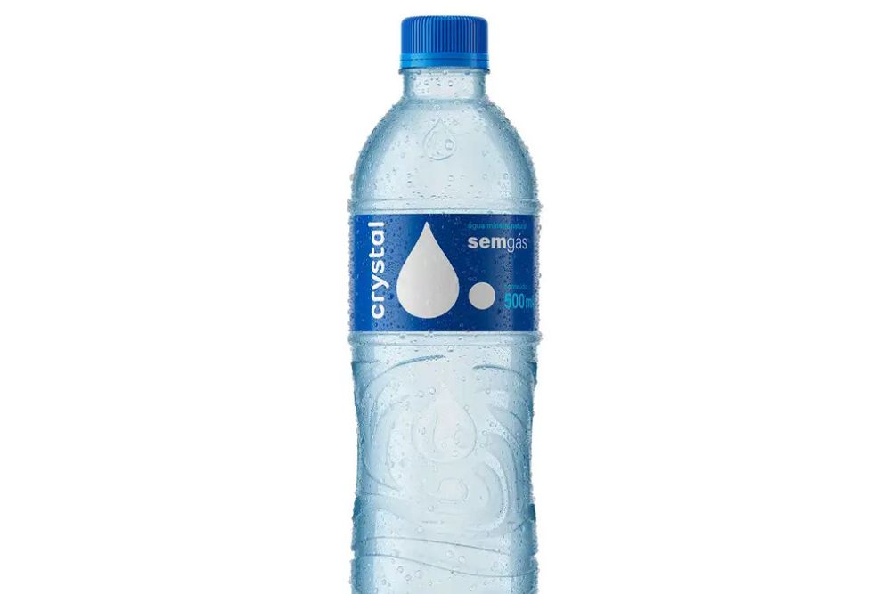 Anvisa manda recolher lote da &aacute;gua mineral Crystal sem g&aacute;s