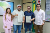Em Tefé, Roberto Cidade concede licença para início das obras da Ponte do Abial