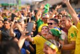 Na Marcha para Jesus, David Almeida reafirma compromisso com as famílias do Amazonas