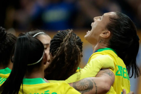 Em virada relâmpago, seleção brasileira feminina vence Estados Unidos