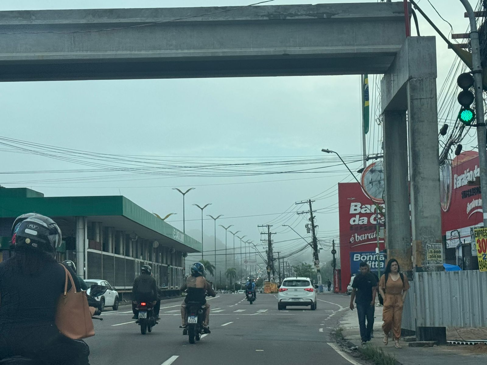Neblina intensa reduz visibilidade e encobre pontos de Manaus