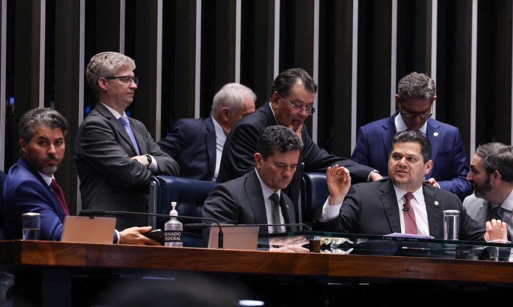 Senado aprova uso do Fundo do Pr&eacute;-Sal para d&iacute;vidas do agro
