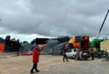 Alegorias do Garantido ocupam grande parte da área de concentração do Bumbódromo