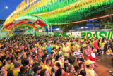 Prefeitura leva estrutura para ‘Ruas da Copa’ e fortalece comércio local na estreia do Brasil na Copa