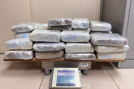 Dupla é presa em Manaus com mais de 34 quilos de maconha transportados de Coari