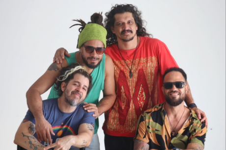 Entre Cabocos lança single “Destinatário” em show no Teatro da Instalação