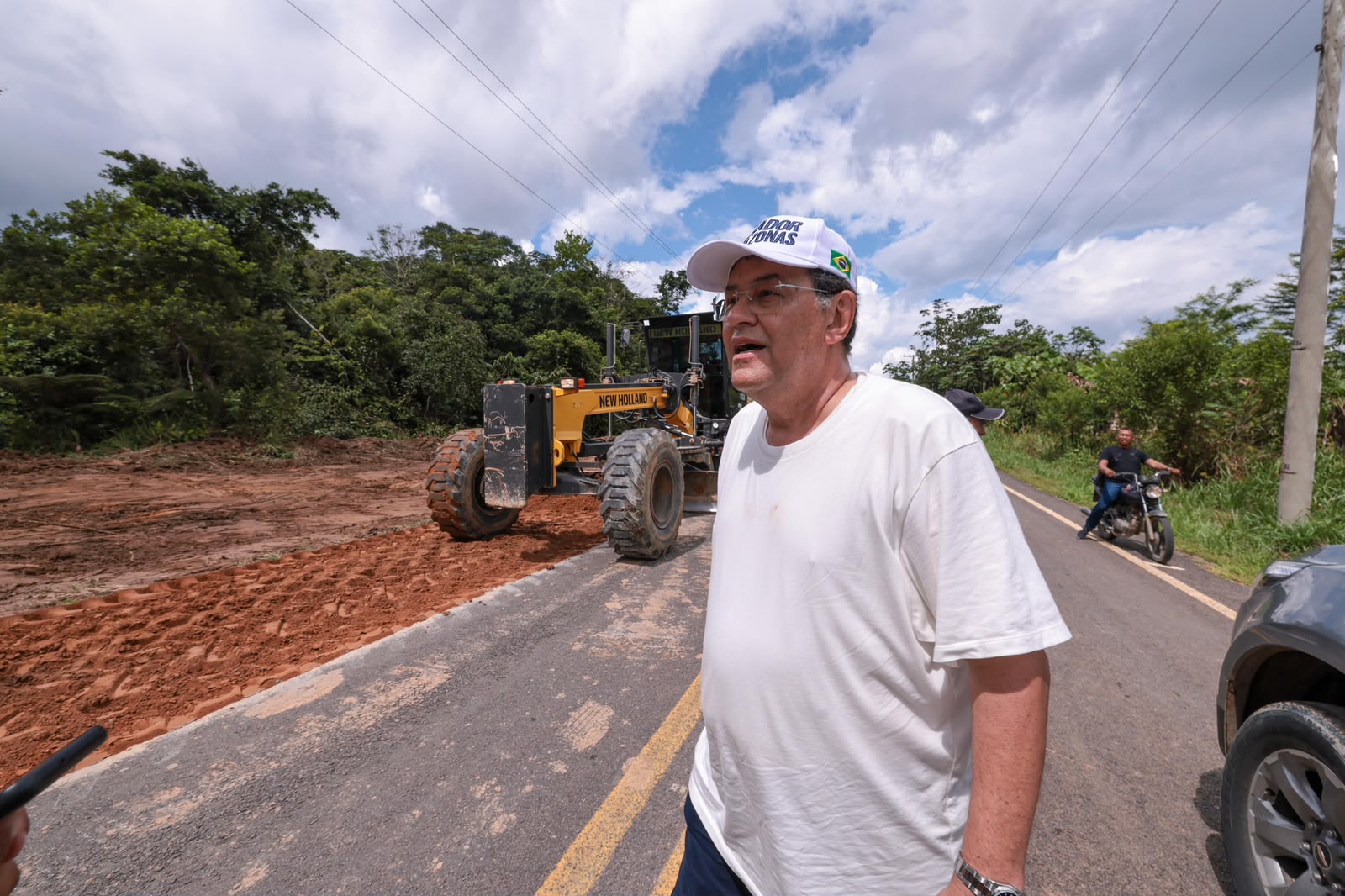Eduardo Braga explica t&eacute;cnica usada em obra e defende recupera&ccedil;&atilde;o da BR-319