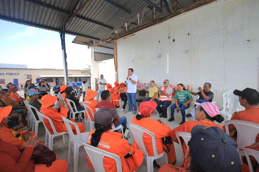 Prefeitura entrega mais de 300 kits de EPIs e reforça valorização dos trabalhadores da limpeza em Parintins