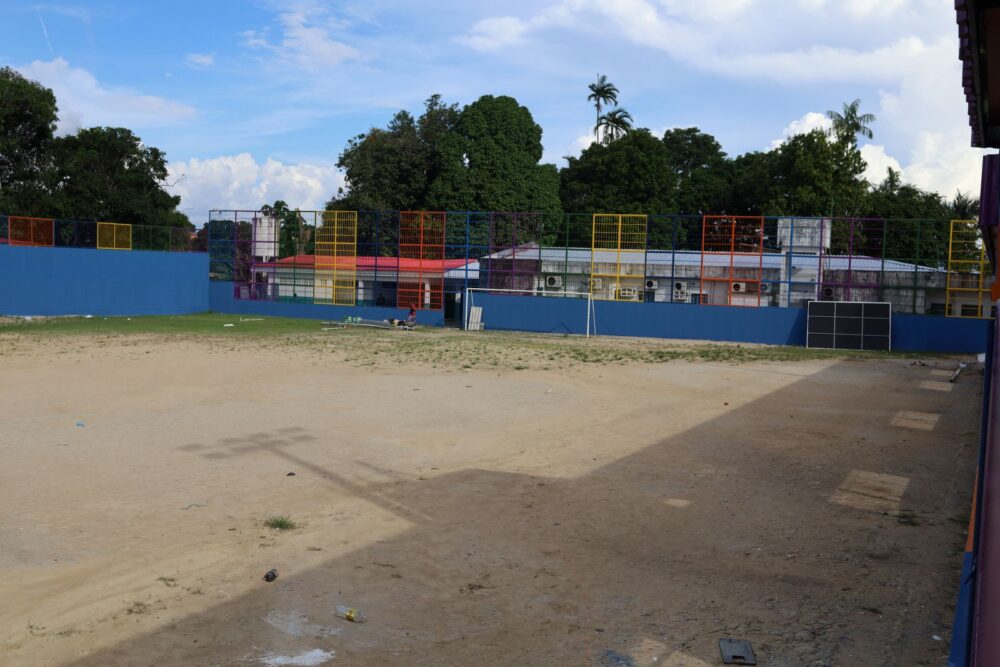 Reforma do Campo Coração do Zumbi avança e amplia espaço de lazer em Manaus