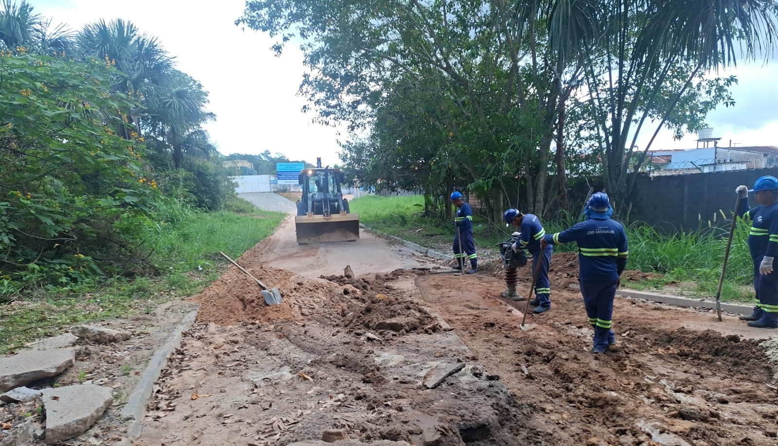 Prefeitura autua concessionária de água após obra irregular no Lírio do Vale