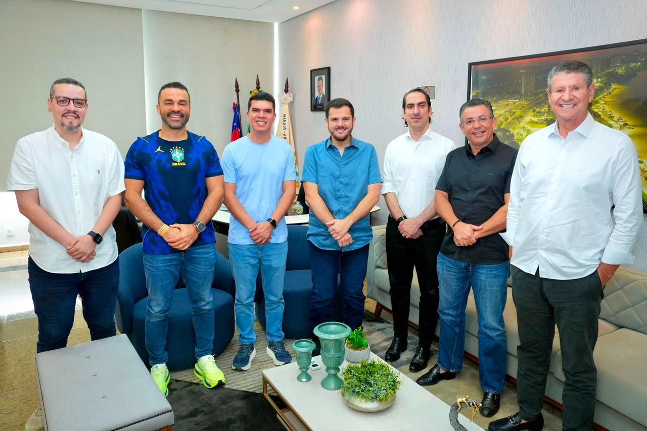 Renato Junior discute melhorias na assist&ecirc;ncia &agrave; sa&uacute;de dos servidores de Manaus