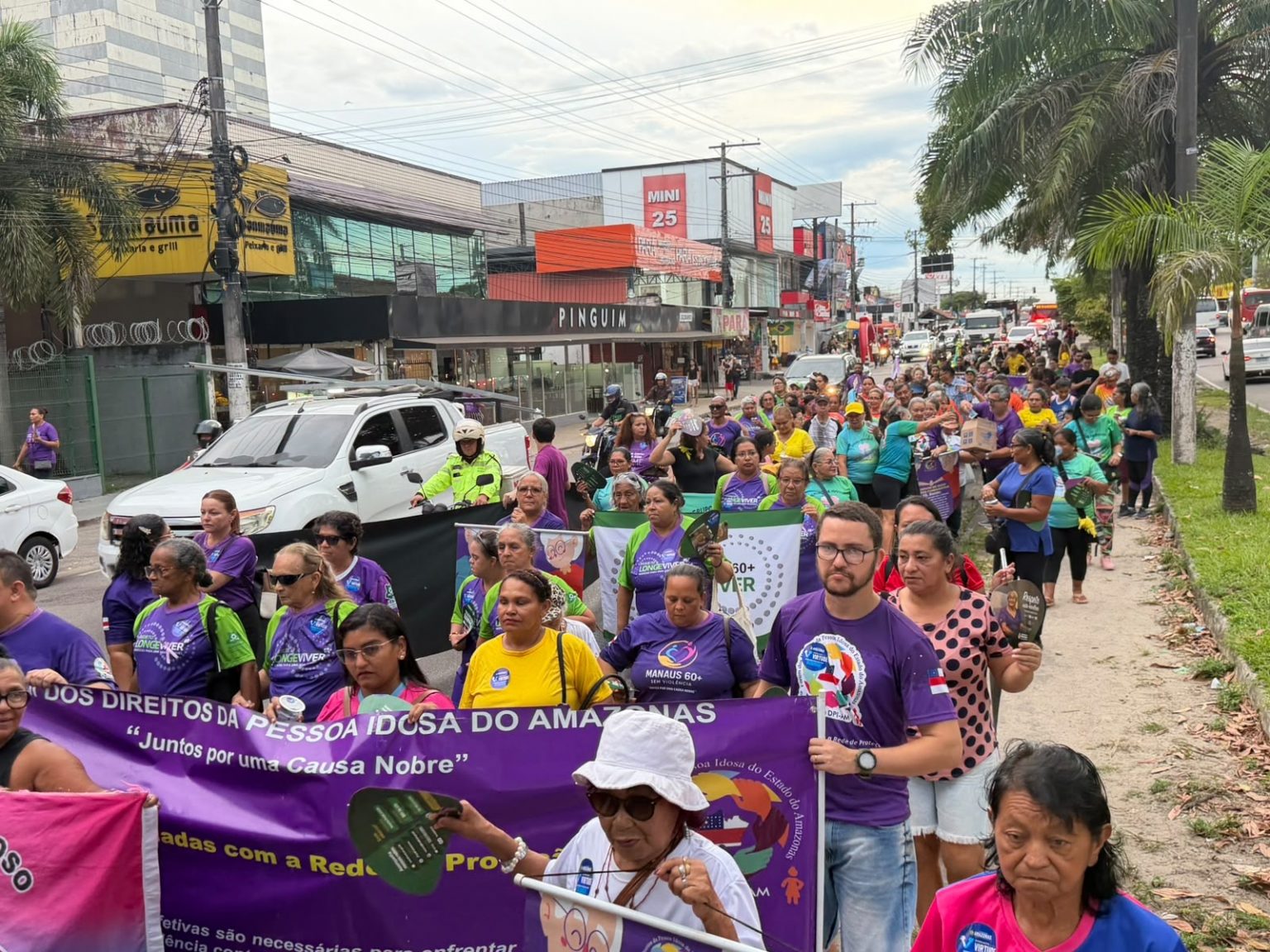 Manaus promove caminhada de conscientiza&ccedil;&atilde;o contra viol&ecirc;ncia &agrave; pessoa idosa
