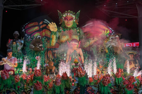 Garantido apresenta ‘Portal do Encantamento’ e celebra Parintins e sua ancestralidade amazônica