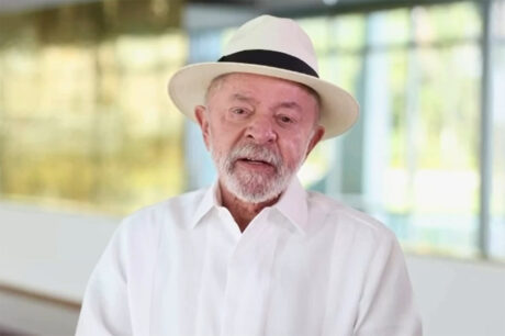 Lula cancela ida a Parintins e exalta respeito entre bois