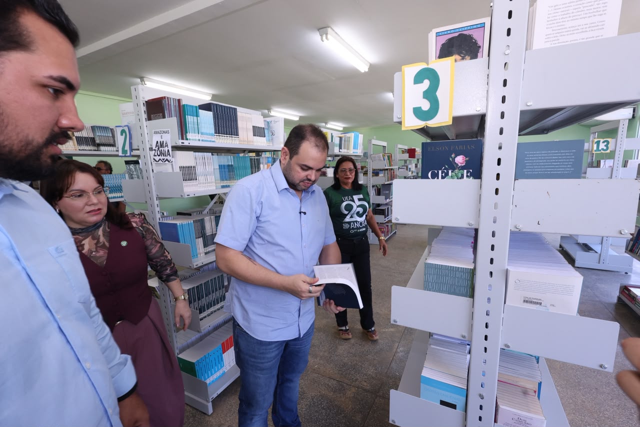 Roberto Cidade inaugura novo n&uacute;cleo da UEA em Boa Vista do Ramos