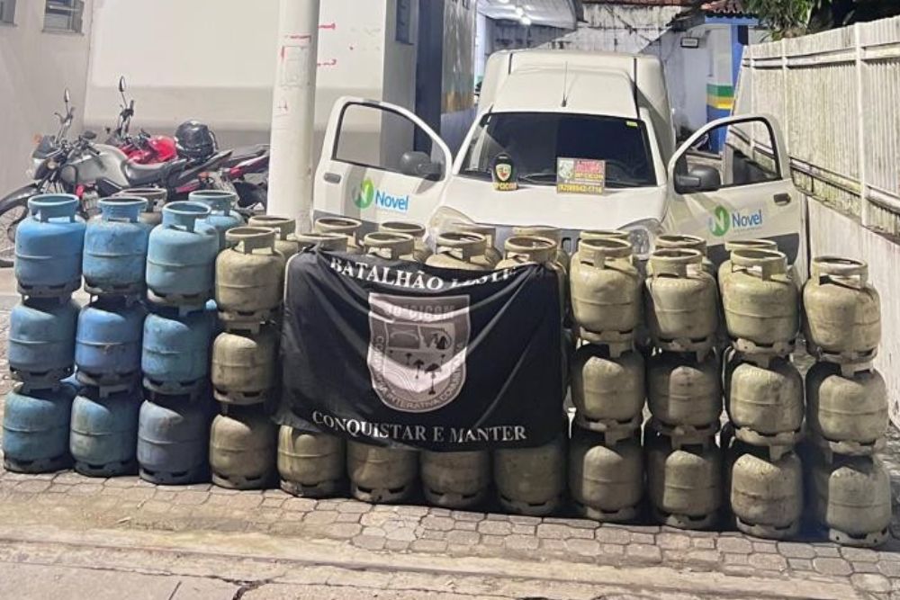 Polícia prende grupo criminoso e recupera 68 botijas de gás na zona leste de Manaus