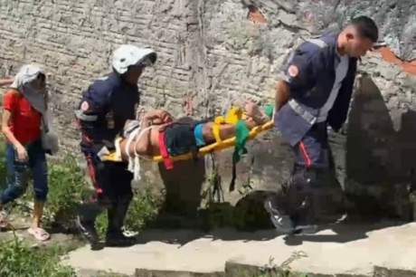 Homem é esfaqueado durante confusão e cai em igarapé na zona leste de Manaus