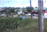 Colisão em cruzamento termina com carro dentro de vala na zona norte de Manaus