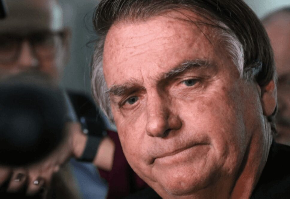 PF faz busca por armas na casa de Bolsonaro