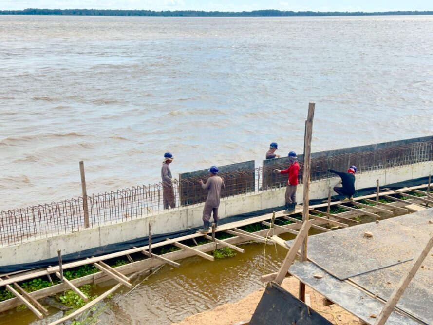 Muro de Arrimo de Parintins alcança 85% de execução
