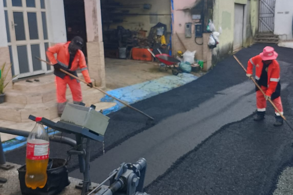 Bairro Parque 10 recebe obras de recapeamento para melhorar a mobilidade urbana