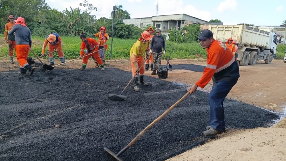 Prefeitura executa obra de recuperação viária em importante via do Tarumã