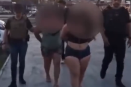 Mãe e filha são presas em Manaus suspeitas de tentativa de homicídio contra pessoa trans em Parintins