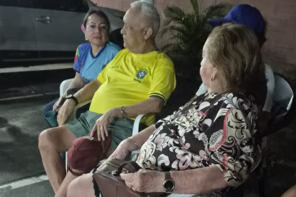 Incêndio destrói apartamento e deixa casal de idosos sem bens em Manaus