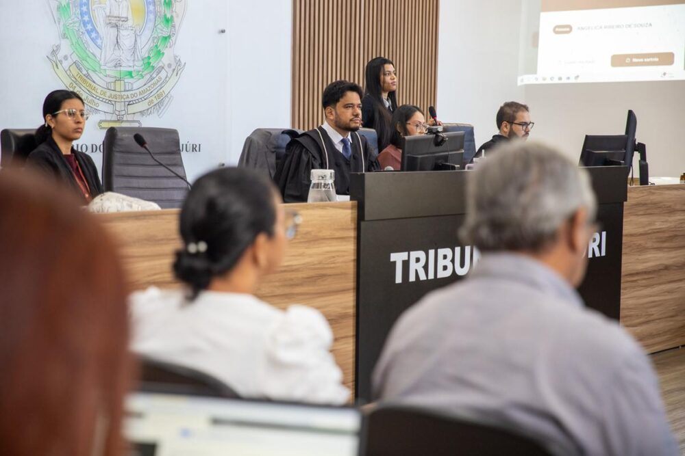 Julgamento de casal acusado de matar mãe e filho em atropelamento é retomado nesta sexta em Manaus