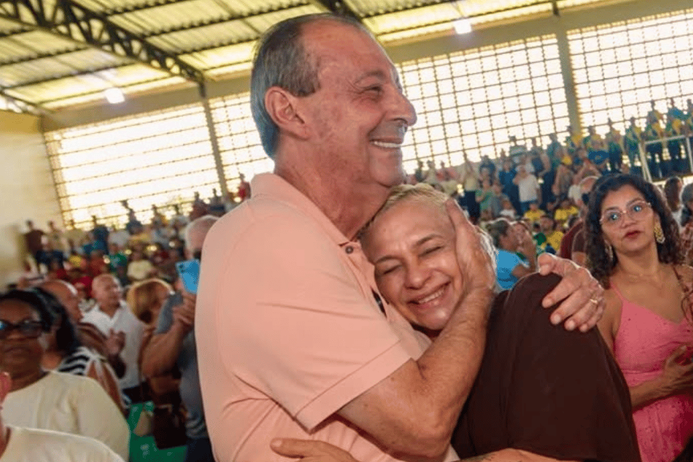 Omar promete reabrir delegacias 24 horas e convocar concursados