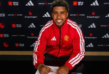 Andrey Santos deixa Chelsea e é anunciado como reforço do Manchester United