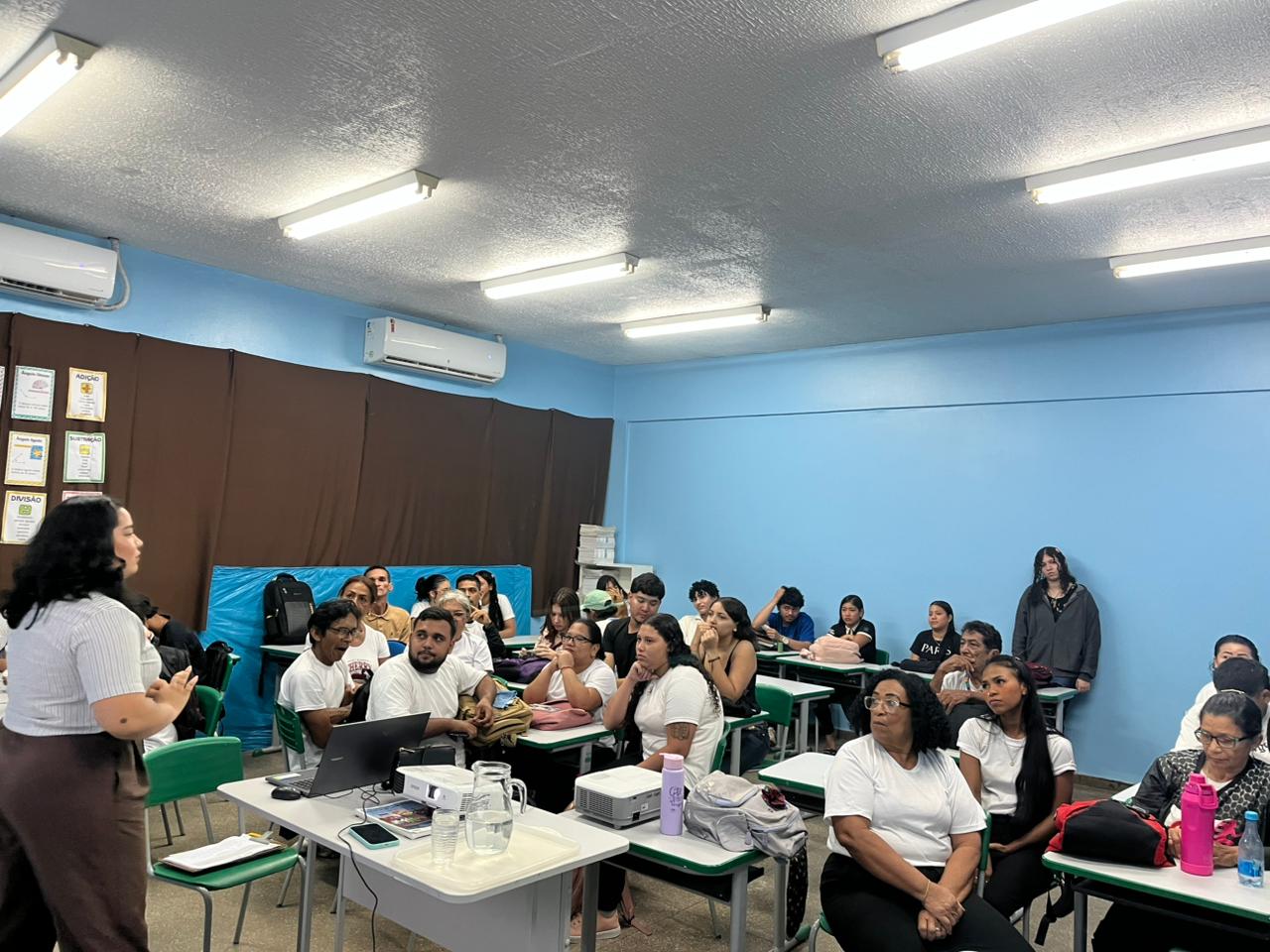 Manaus oferece treinamento gratuito de oratória para melhorar comunicação profissional