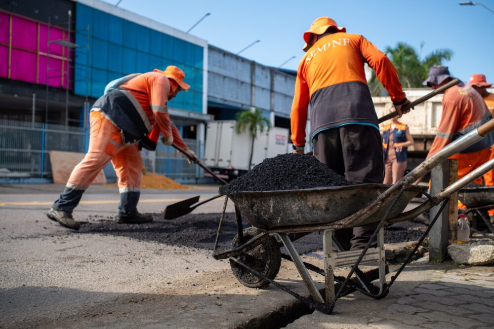 Comunidade Fazendinha recebe operação ‘Tapa-Buracos’ da Prefeitura de Manaus