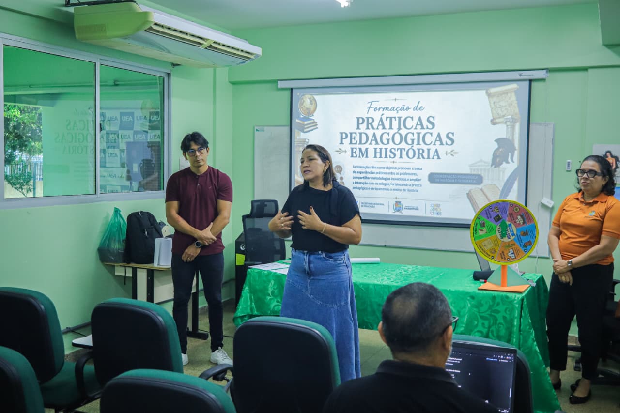 Formação fortalece ensino de História na rede municipal de Parintins