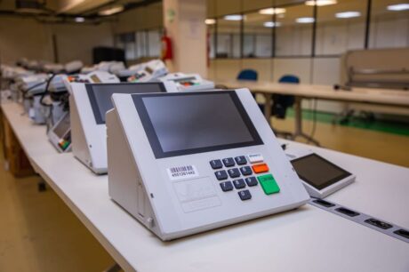 Como a urna eletrônica é protegida? Entenda o funcionamento do sistema de votação