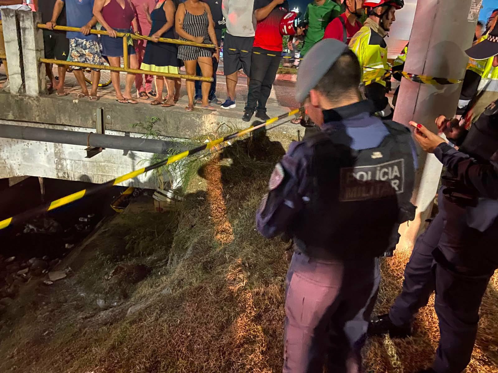 Mulher é encontrada morta embaixo de ponte em Manaus