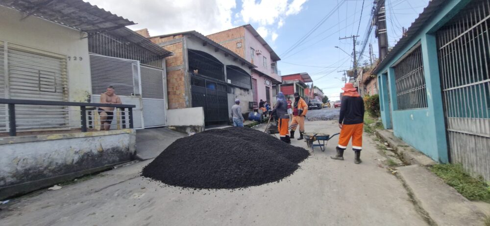 Recuperação asfáltica na rua Frei Miguel Ângelo melhora mobilidade no bairro Gilberto Mestrinho Recuperação asfáltica na rua Frei Miguel Ângelo melhora mobilidade no bairro Gilberto Mestrinho