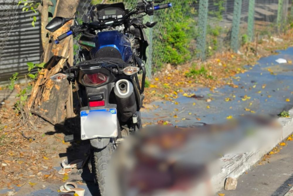 Homem em situação de rua morre após ser atropelado por motocicleta no Distrito Industrial, em Manaus