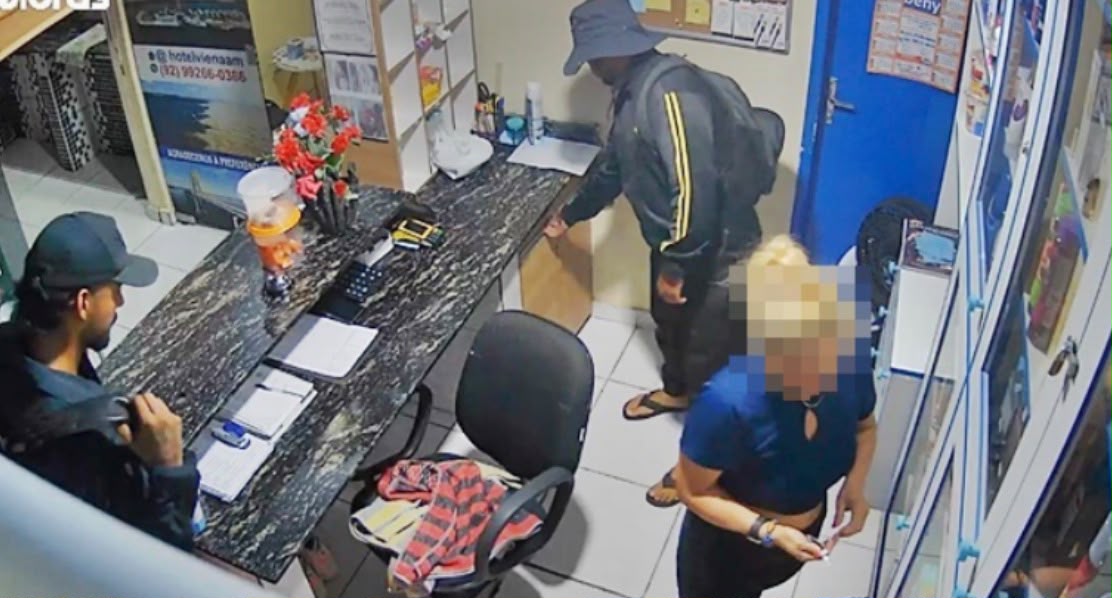 Dupla assalta hotel no Centro de Manaus e causa prejuízo superior a R$ 20 mil