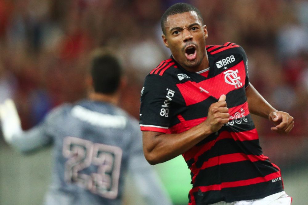 Flamengo negocia sa&iacute;da de Nicol&aacute;s de la Cruz para o Pe&ntilde;arol