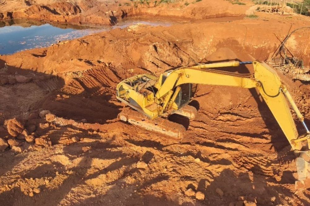 PF apreende cinco escavadeiras em garimpo ilegal no sul do Pará