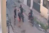 Dupla em motocicletas assalta pedestres no bairro Ouro Verde, em Manaus