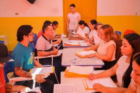 Semed inicia contratação de profissionais para escolas de várzea em Parintins