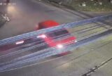Motociclista sobrevive após ser arremessado em colisão com carro no bairro Flores