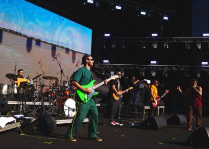 Os Tucumanus e Victor Xamã levam a Amazônia ao palco do João Rock e emocionam público