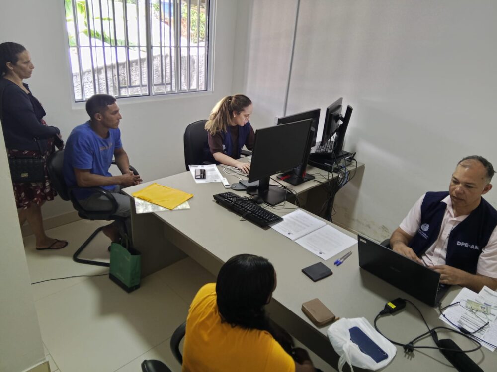 Defensoria leva atendimento jurídico a moradores de Envira e vistoria condições de delegacia Defensoria leva atendimento jurídico a moradores de Envira e vistoria condições de delegacia
