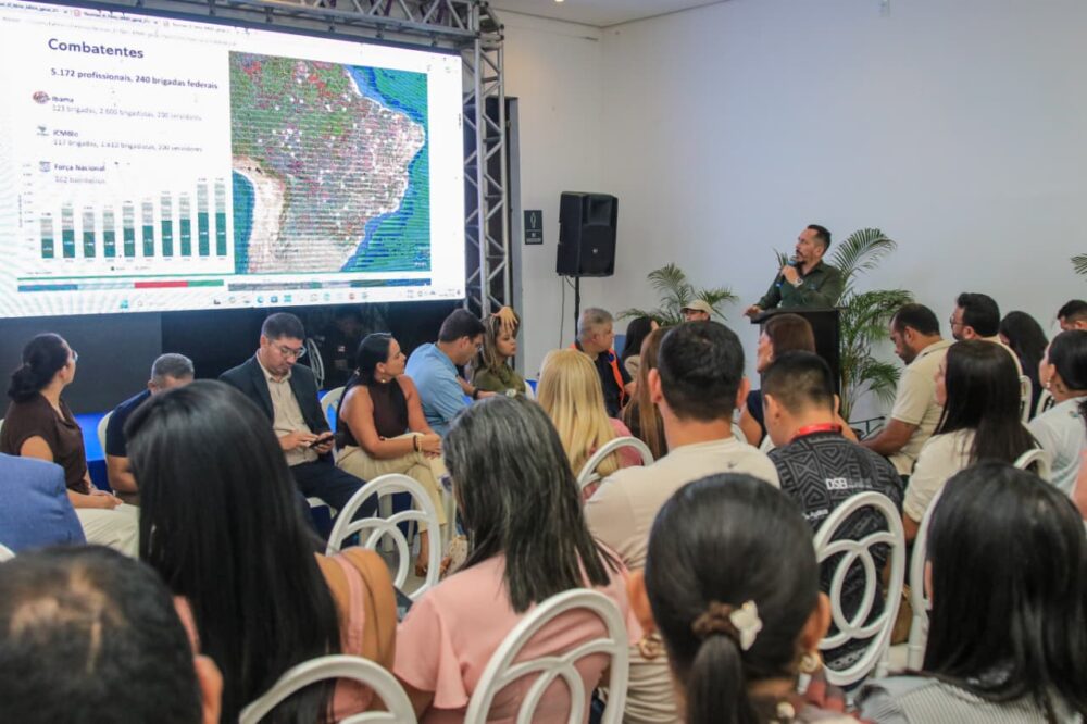 Parintins sedia diálogo sobre prevenção aos impactos do El Niño Parintins sedia diálogo sobre prevenção aos impactos do El Niño