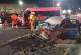 Motorista de APP morre após carro pegar fogo em colisão na Avenida do Turismo