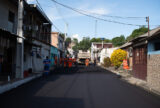 Recuperação asfáltica é executada em trechos danificados de rua no bairro Cidade de Deus