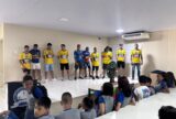 Campeã da Copa da Floresta, Seleção de Manicoré leva troféu às escolas